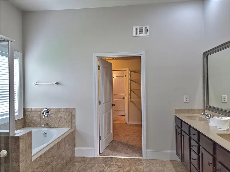 4138 Two Bridge Dr — Photo 9