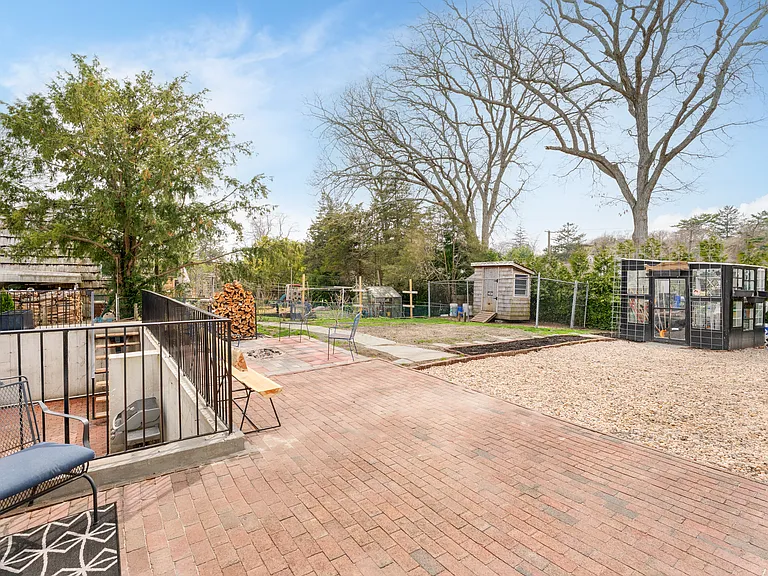 8 Flocee Ln — Photo 3