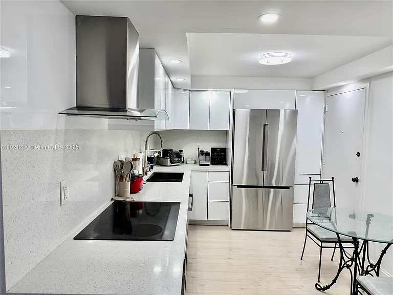 3140 S Ocean Dr #512 — Photo 8