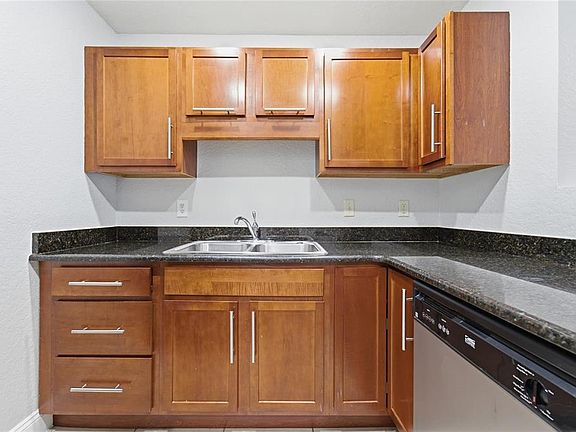 2nd image of 1928 Conway Rd APT 19