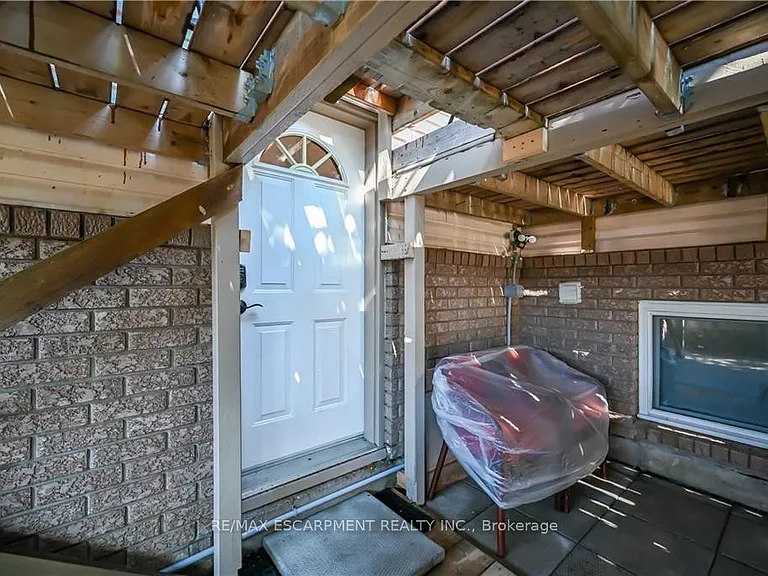 296 Winterberry Dr #LOWER — Photo 39