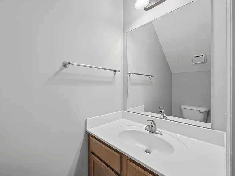 850 Tracy Ln #10 — Photo 10