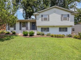 2816 Lenoir Dr, Greensboro, NC 27408