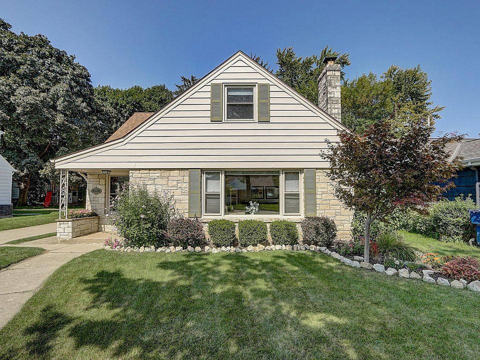 1st image of 9528 W Lorraine Pl
