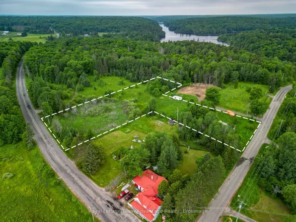 2 Maple Island Rd, Whitestone, ON P0A 1G0