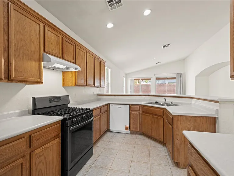9618 Rolling Thunder Ave — Photo 5