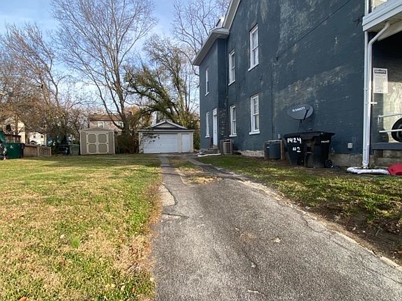 2nd image of 1424 California Ave