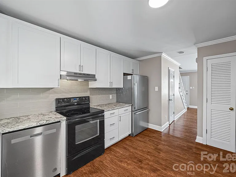 1933 Ebenezer Rd — Photo 11