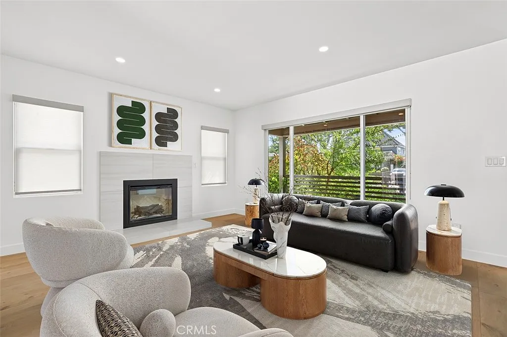 5 bed, 2920 sqft, $12,000 — Photo 3
