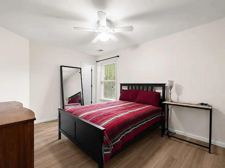2208 Snug Hbr NE — Photo 11