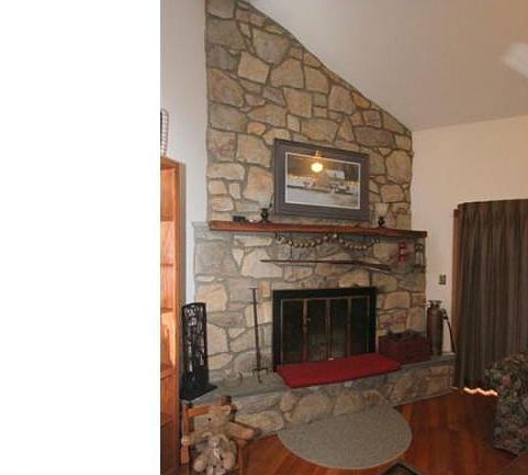 3rd image of 7442 School House Ln