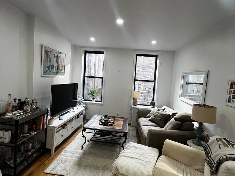 1376 3rd Ave #5F — Photo 5