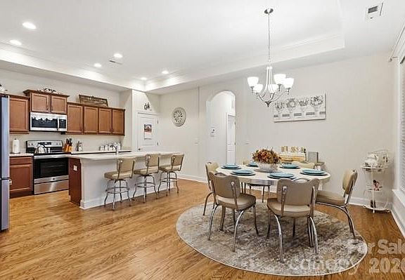 5th image of 1062 Millview Ln