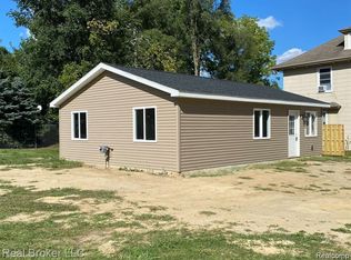 2550 Voorheis Rd, Waterford, MI 48328