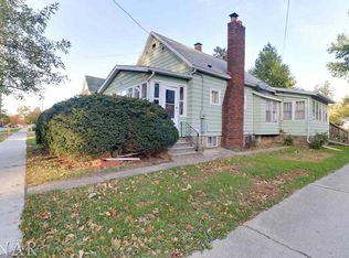 912 S Center St, Bloomington, IL 61701