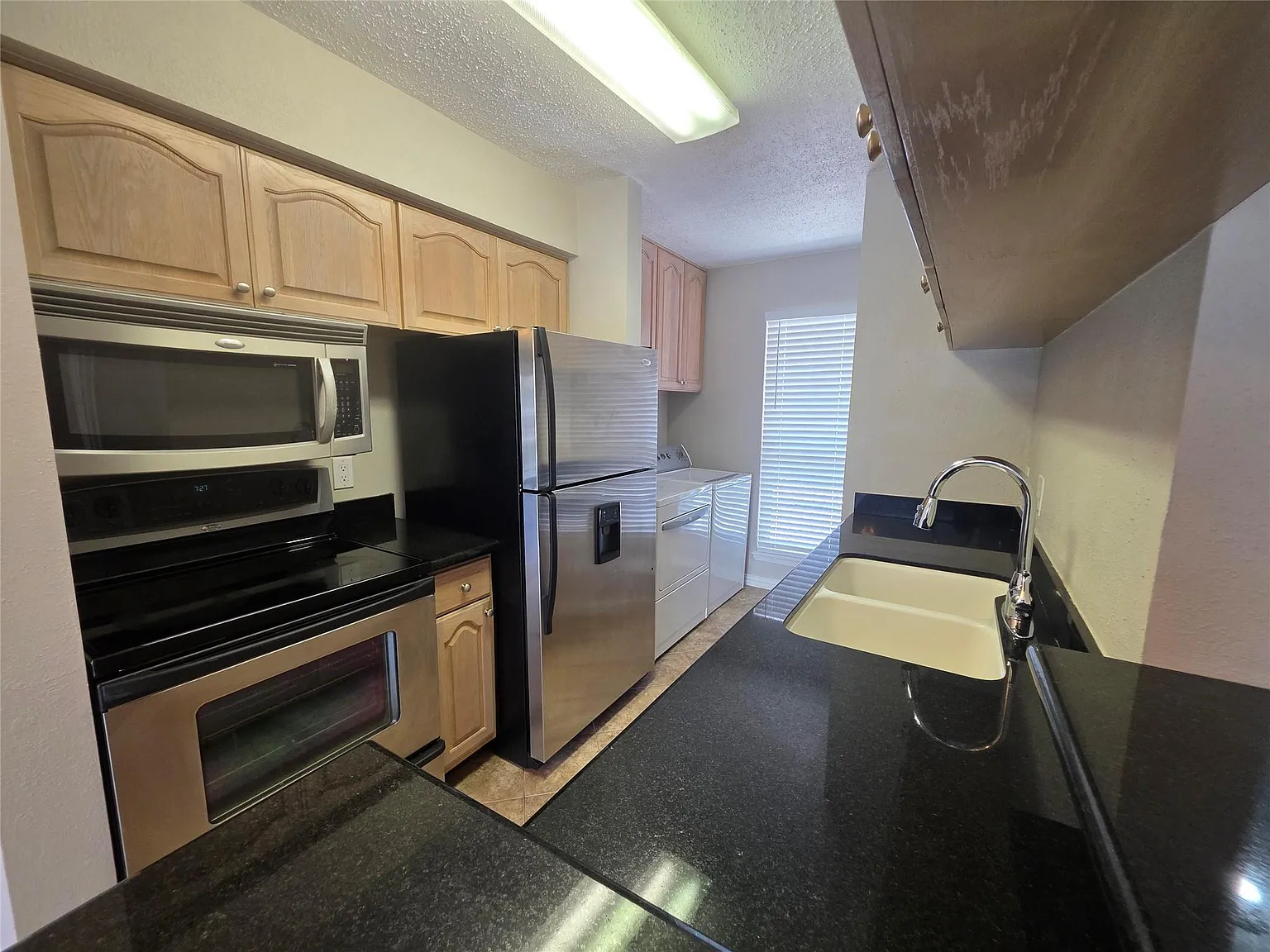 1 bed, 1.0 bath, 936 sqft, $1,795 — Photo 4