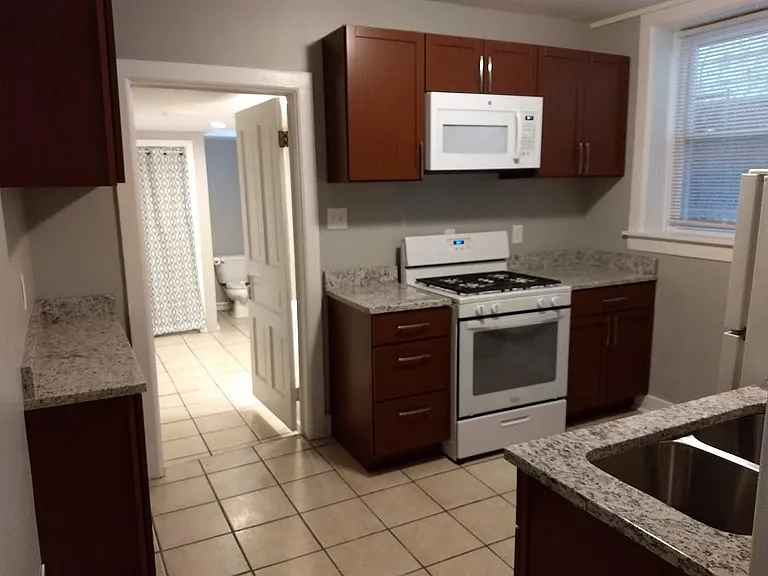 1638 N Arlington Pl — Photo 1