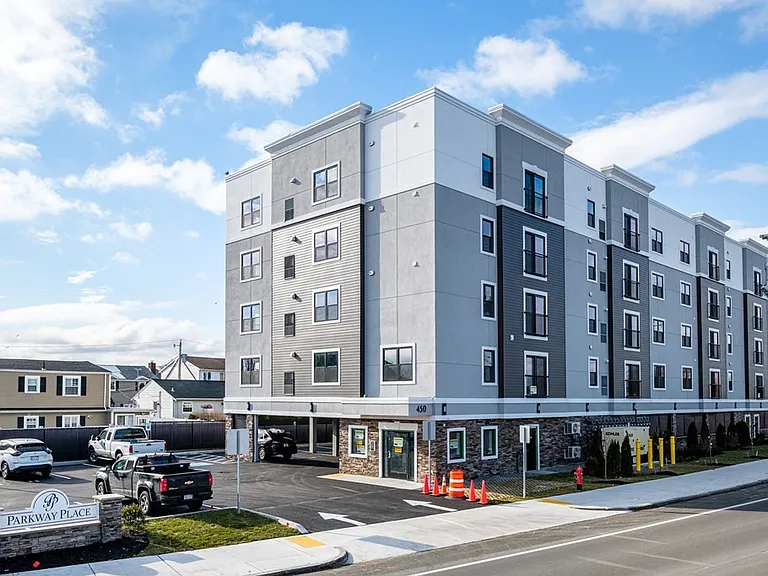 450 American Legion Hwy #304 — Photo 20