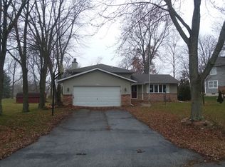 1864 Forest Cir, Crown Point, IN 46307