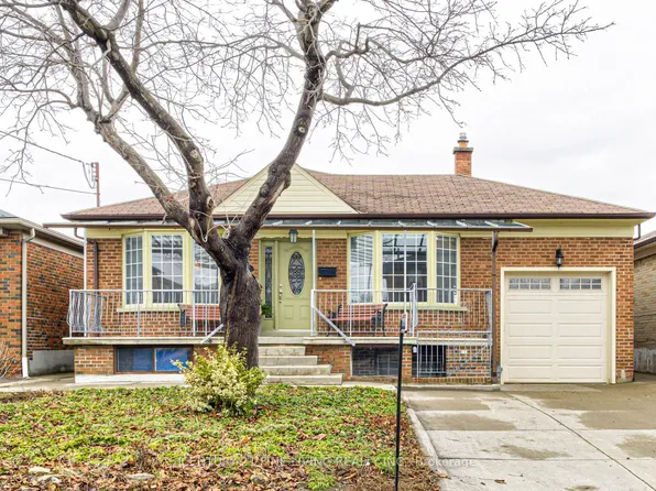 382 Hillmount Ave, Toronto, ON M6B 1Y8