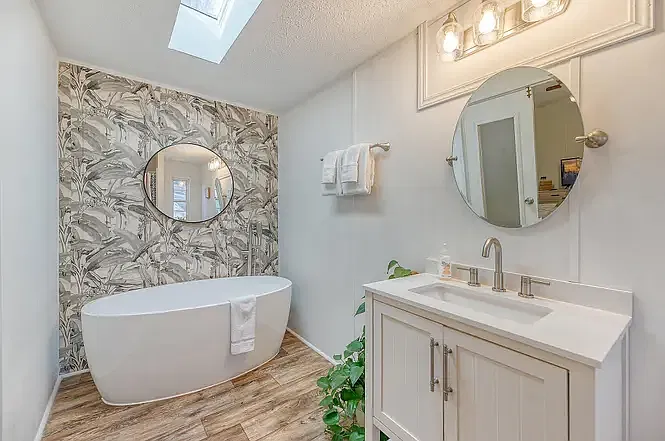 2 bed, 1056 sqft, $2,300 — Photo 3