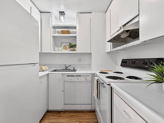 5th image of 300 Stony Point Rd APT 139