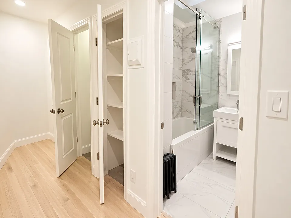 111 S Oxford St #6