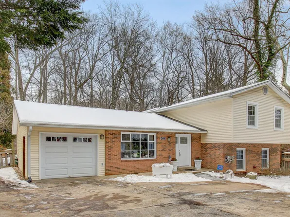 1038 Park St SE, Vienna, VA 22180