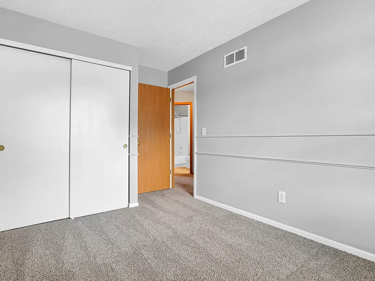 933 Briaro St — Photo 30