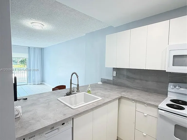 16465 NE 22nd Ave #105 — Photo 13