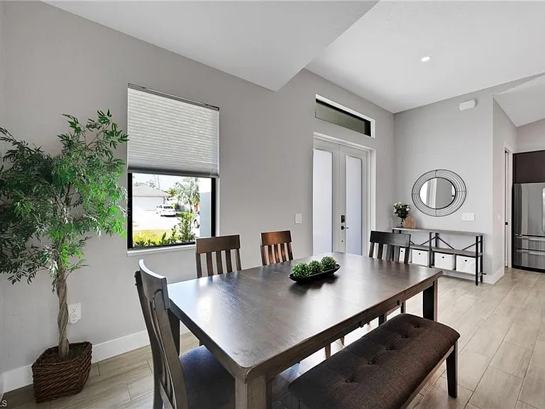 4618 Catalina Ln — Photo 11