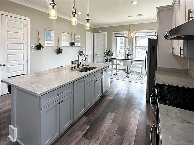 1420 Carnation Ave — Photo 6