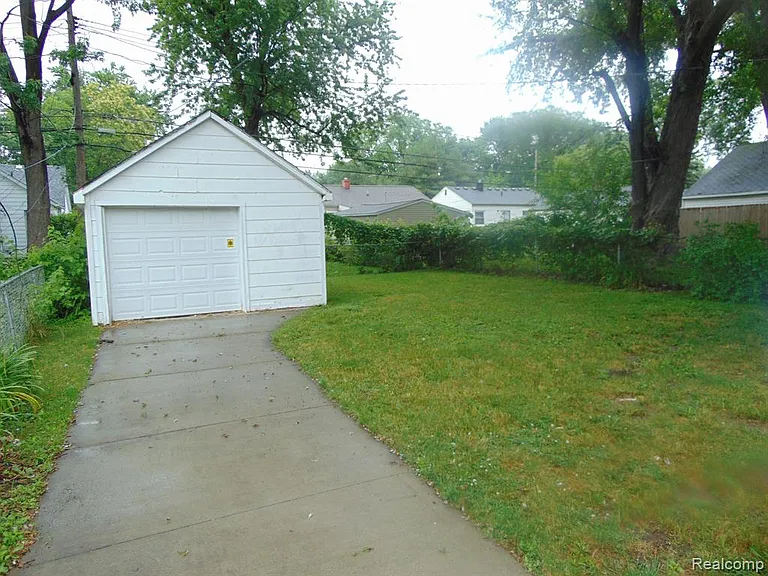 8645 Hupp Ave — Photo 11