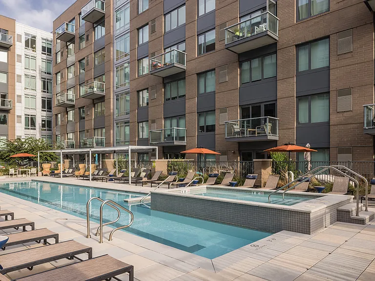 RiverHouse 11 at Port Imperial — Photo 10