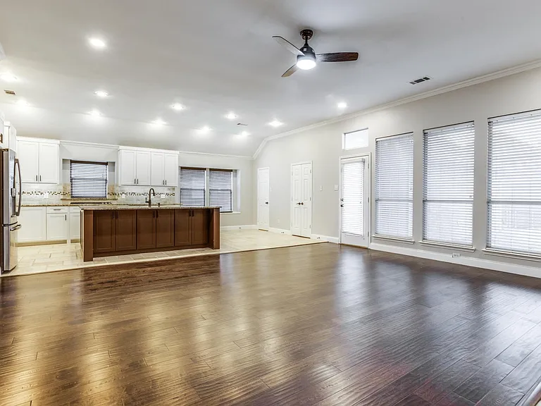 6415 Day Spring Dr — Photo 23