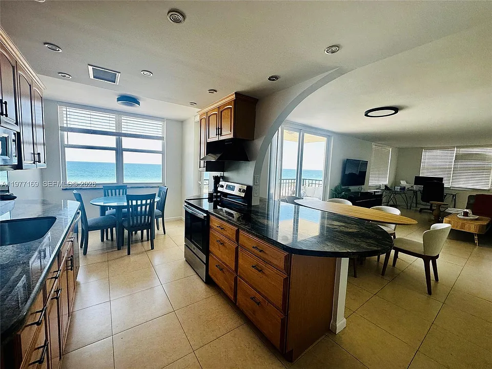 1501 S Ocean Dr #1006