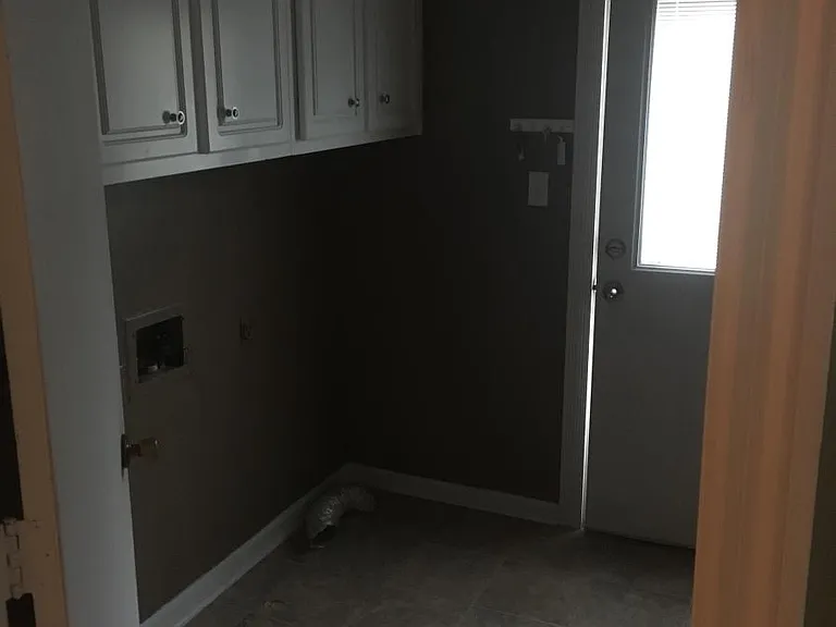 1036 Plum Springs Rd — Photo 2