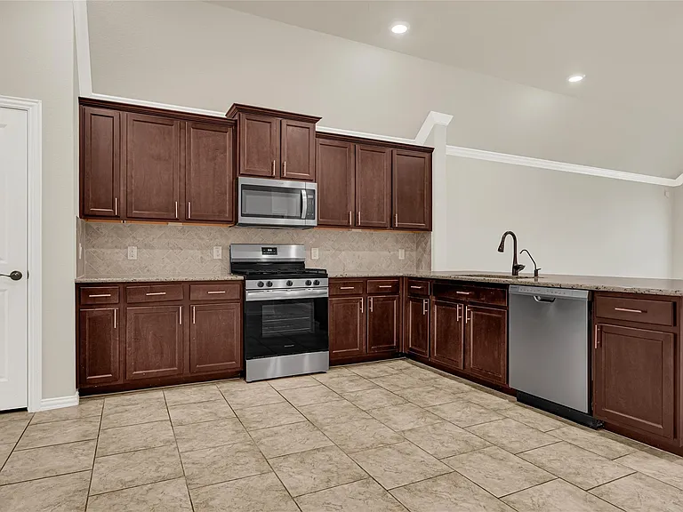 2414 Willow Fall Ln — Photo 8