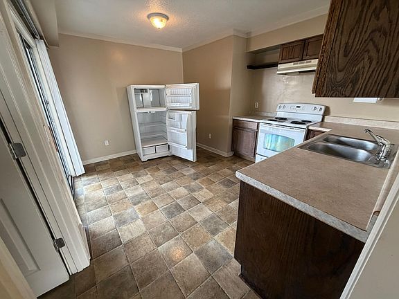 4th image of 846 E Saddlewood St APT B