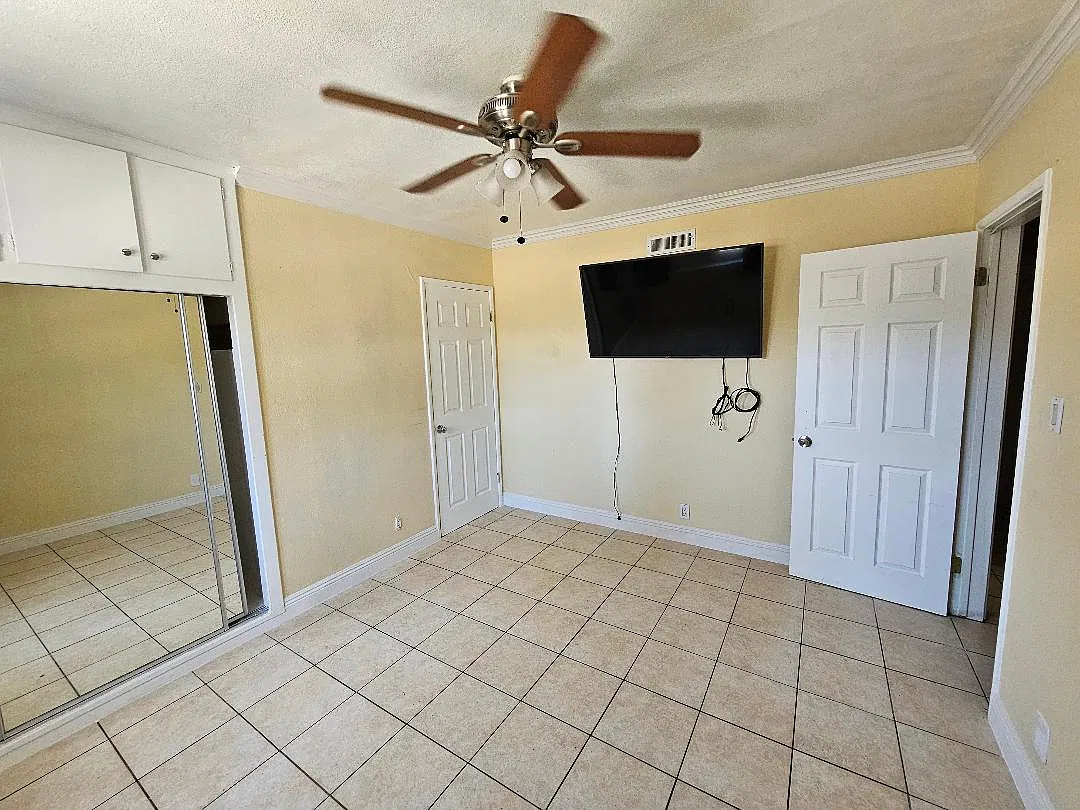 3 bed, 1563 sqft, $900 — Photo 2