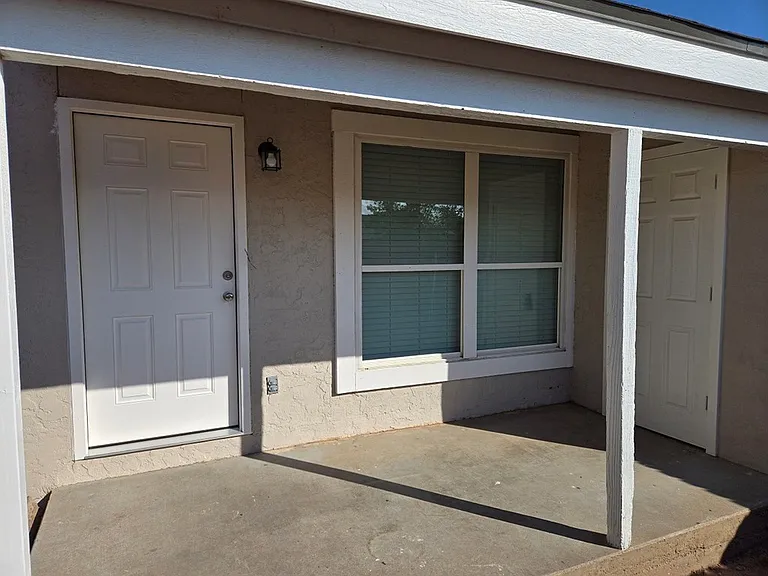 121 N Glenwood Dr #B — Photo 3