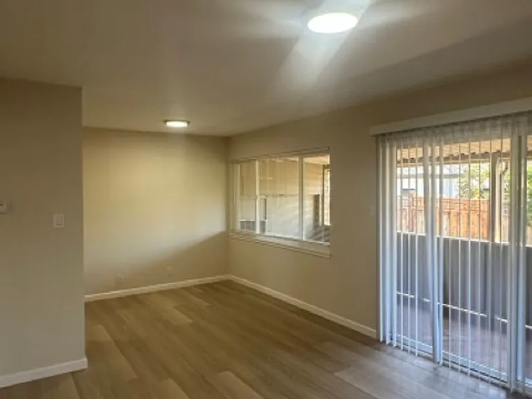 1427 El Camino Real #RL — Photo 13