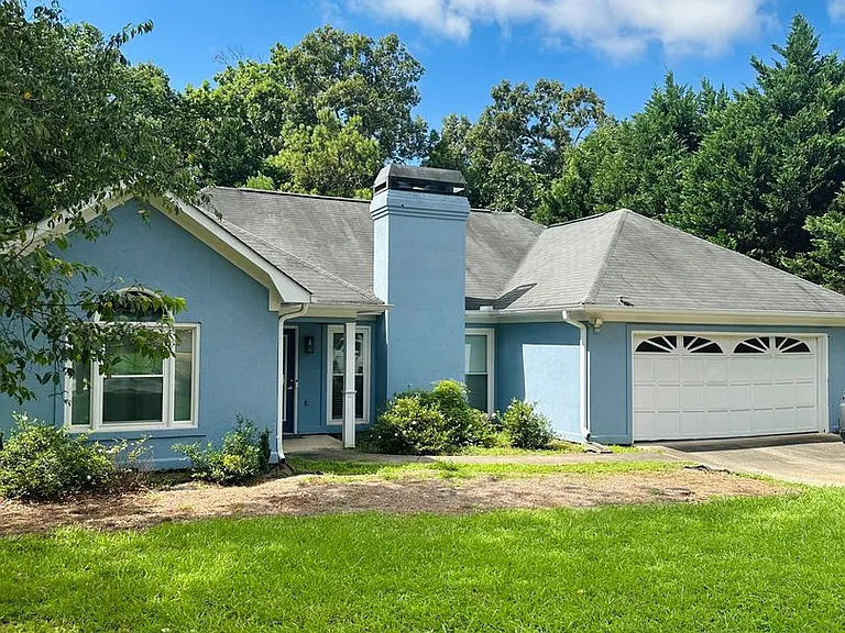 103 Meadow Creek Dr — Photo 2