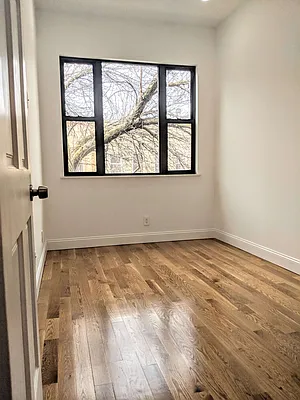 Rented by EXR | media 37