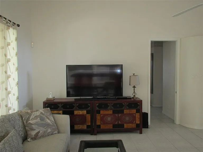 23404 Peachland Blvd — Photo 7