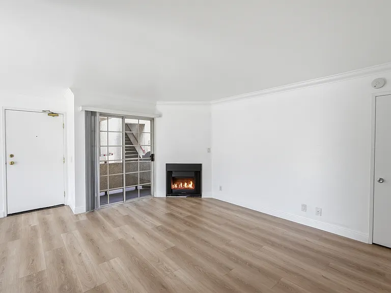 908 S Shenandoah St #104 — Photo 8