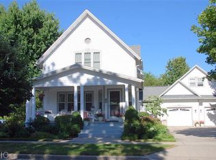 208 Prospect St, Spring Lake, MI 49456