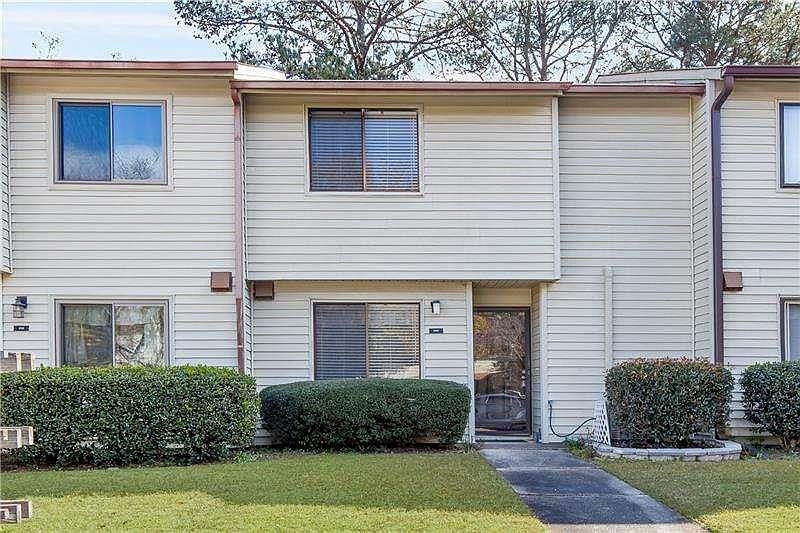 1st image of 1000 Country Ct