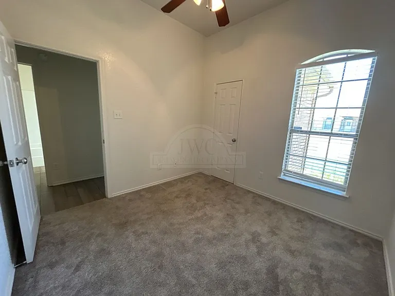 10105 Diana Dr — Photo 12