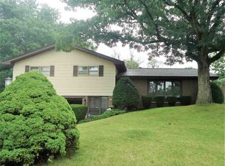 6912 N Michele Ln, Peoria, IL 61614